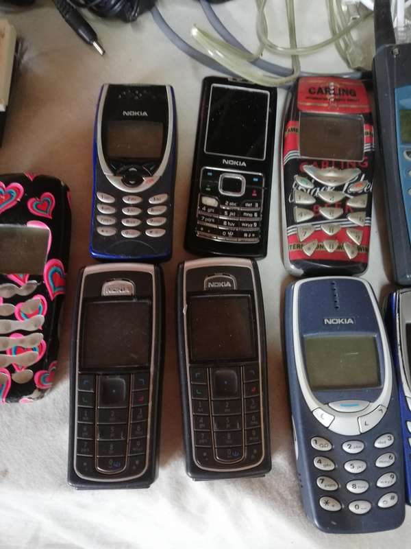 Vintage Cellphone Joblot