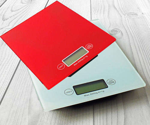 Kitchen Scale | Red or Cream