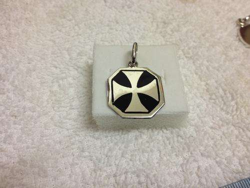 *** Sterling Silver Templars Cross Pendant ***
