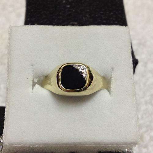 Gents 9 Ct Gold Onyx & Diamond Ring