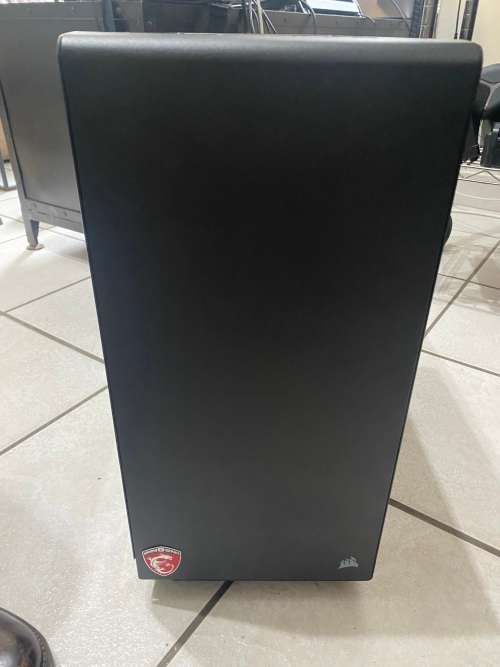 Corsair Carbide Clear 400C Gaming PC : i5 Core & Radeon RX 6600 Hellhound, 32GB RAM with a 512GB SSD