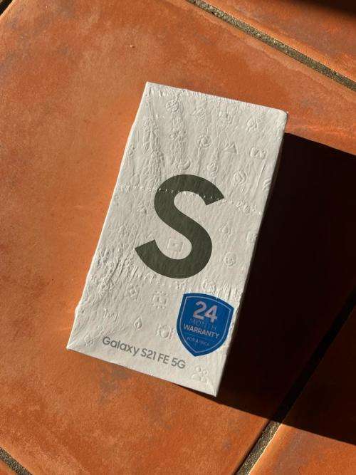 BRAND NEW SAMSUNG GALAXY S21 FE 5G 128GB