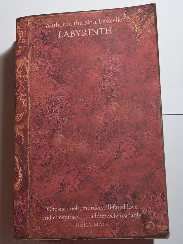 Sepulcher by Kate Mosse, Labyrinth