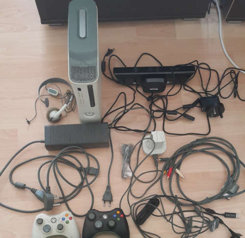 Xbox 360 + 23 games