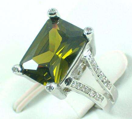Stunning olive green ring