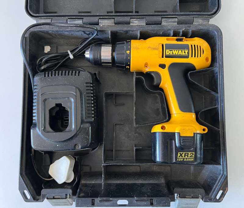 Dewalt DW972 12v cordless adjustable clutch drill / driver