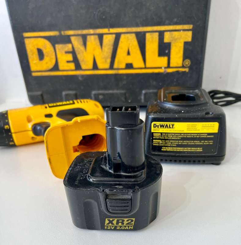 Dewalt DW972 12v cordless adjustable clutch drill / driver