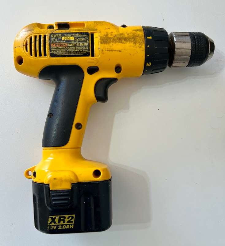 Dewalt DW972 12v cordless adjustable clutch drill / driver