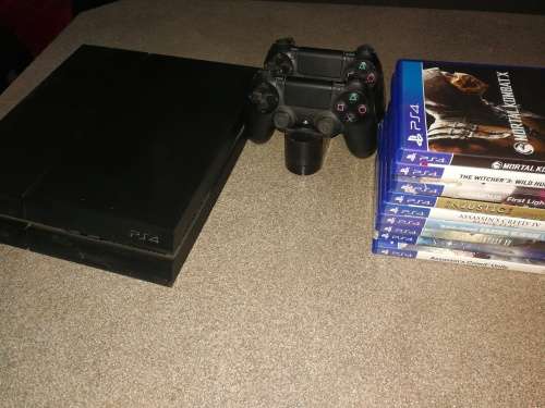MASSIVE PS4 BUNDLE 2 REMOTES 10 Games + Charging Dock