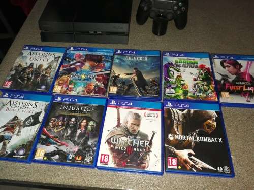 MASSIVE PS4 BUNDLE 2 REMOTES 10 Games + Charging Dock