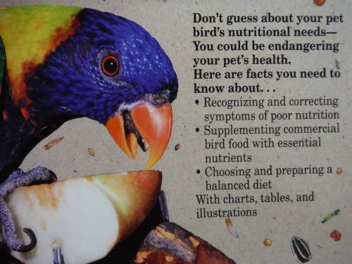 Feeding Your Pet Bird - Softcover - Petra M. Burgmann