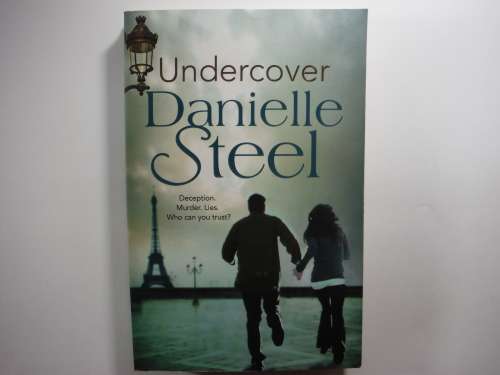 Undercover - Paperback - Danielle Steel