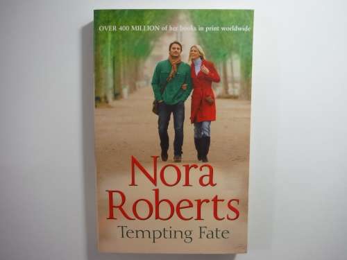 Tempting Fate - Paperback - Nora Roberts