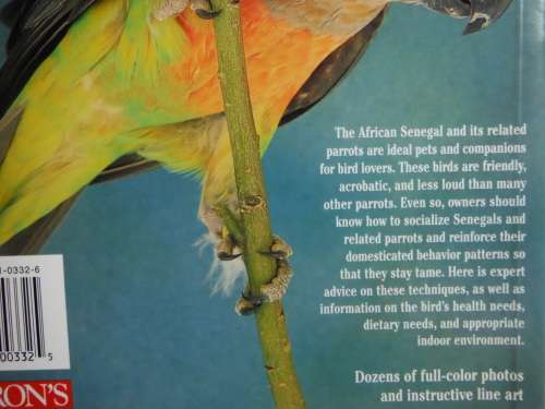 Guide to the Senegal Parrot and its Family - Softcover - Mattie Sue Athan