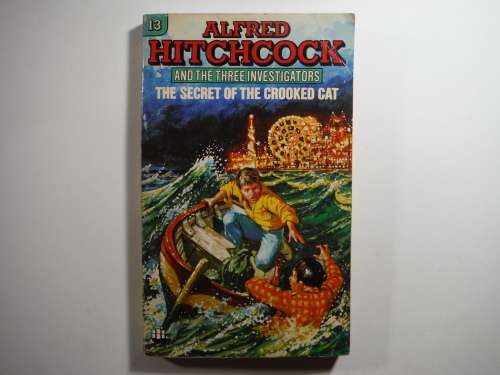 Alfred Hitchcock and the Three Investigators : The Secret of the Crooked Cat - Paperback