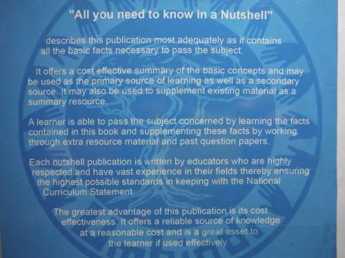 Maths 10 in a Nutshell - Paperback - M. Phillips