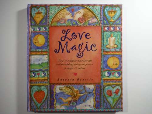 Love Magic - Hardcover - Antonia Beattie