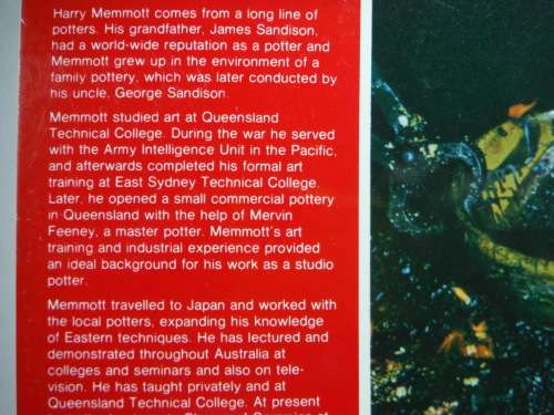 The Australian Pottery Book : The Way of Clay - Harry Memmott - 2nd Edition - 1980