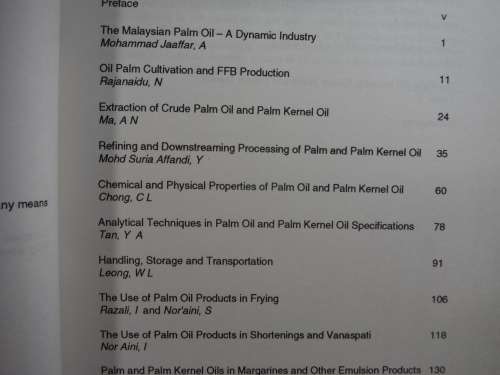 Selected Readings on Palm Oil and Its Uses - Paperback