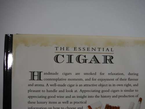 The Essential Cigar : A Book for Connoisseurs - Hardcover - Anwer Bati
