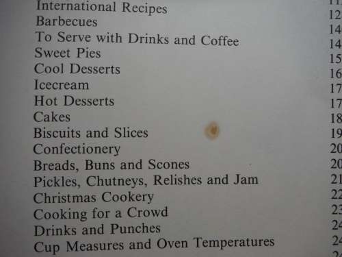 The Australian Women`s Weekly New Cookbook - Hardcover - Ellen Sinclair