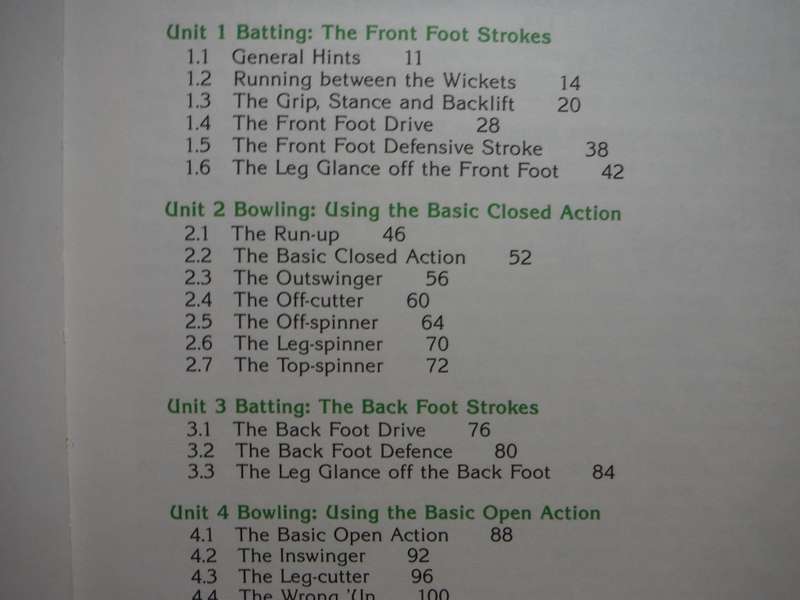 Cricket Skills - Softcover - Frank Tyson - 1984