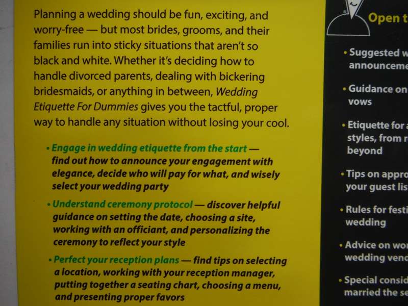 Wedding Etiquette for Dummies - Softcover - Sue Fox