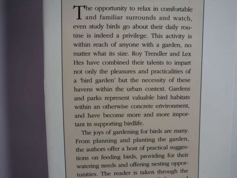 Attracting Birds to Your Garden in Southern Africa - Hardcover - Roy Trendler