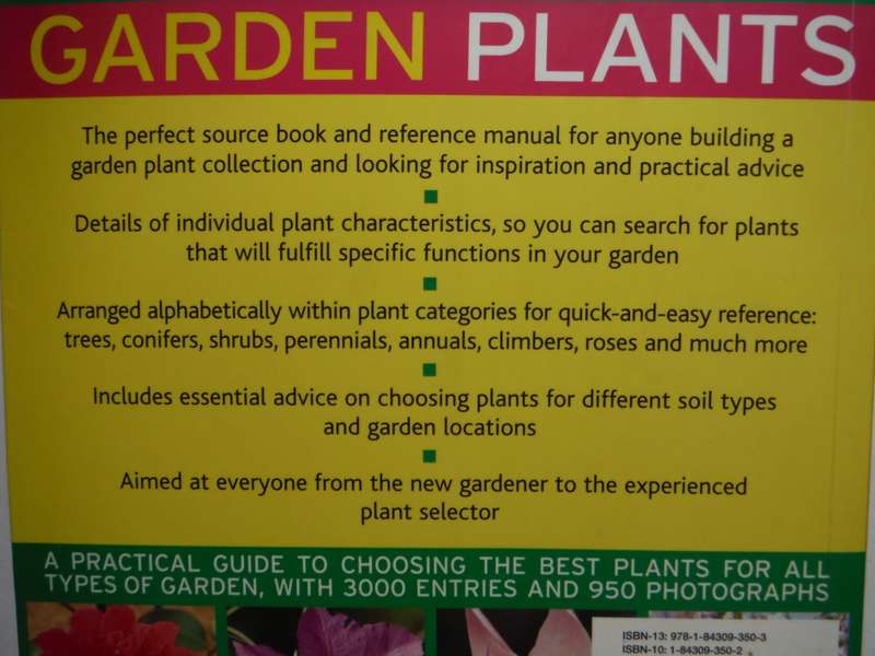 The Illustrated Encyclopedia of Garden Plants - Softcover - Andrew Mikolajski