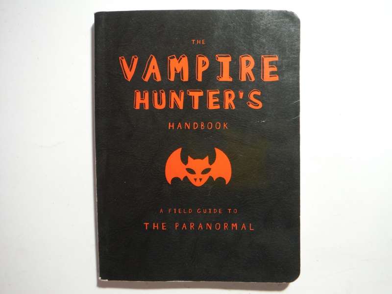 The Vampire Hunter`s Handbook - Paperback - Erin Slonaker
