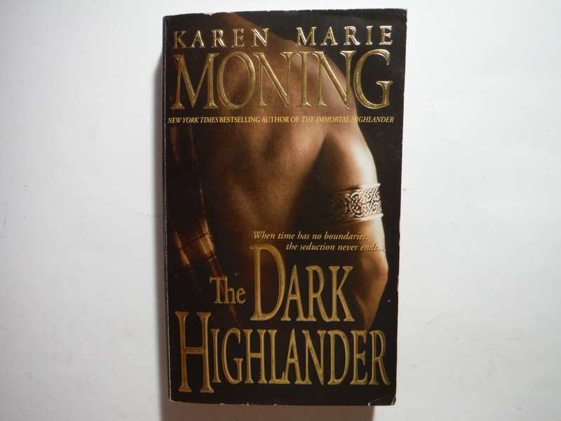 The Dark Highlander - Paperback - Karen Marie Moning
