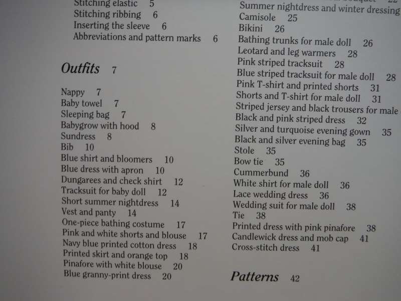 Dolls` Clothes : Patterns for 36 easy-to-make Outfits - Softcover - Martini Nel