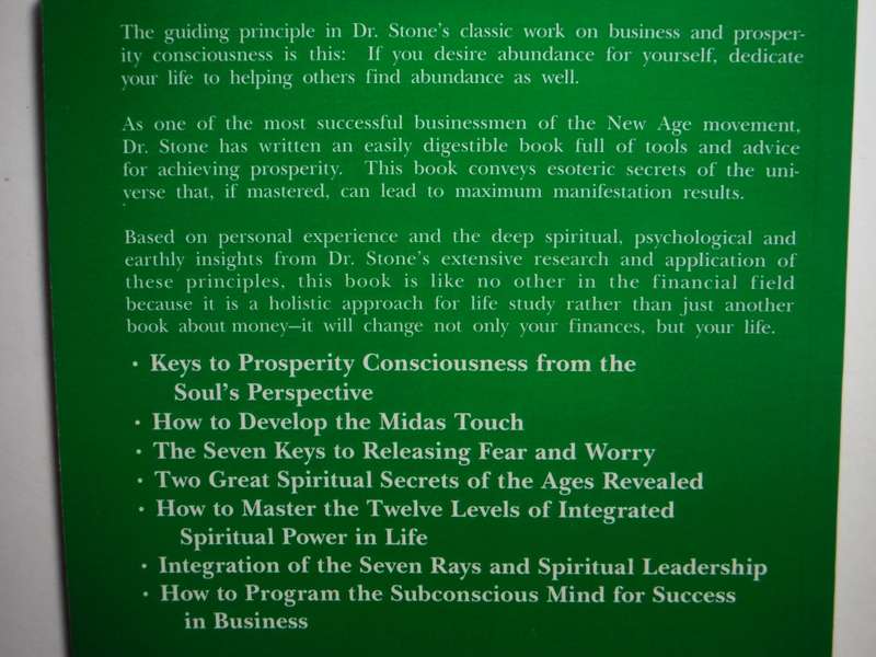 How to Be Financially Successful : A Spiritual Perspective - Paperback - Joshua David Stone, Ph.D.