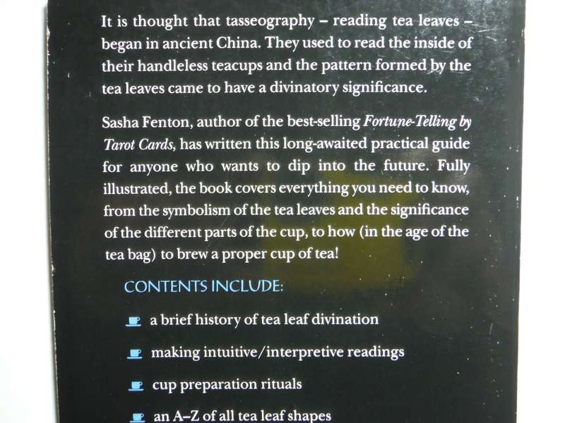 Fortune-Telling by Tea Leaves  - Paperback - Sasha Fenton