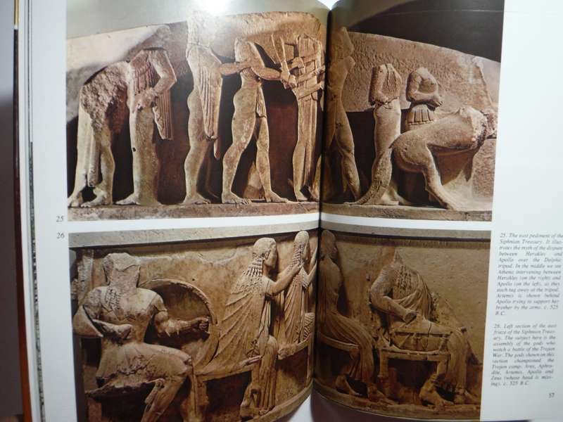Delphi - Softcover - Manolis Andronicos