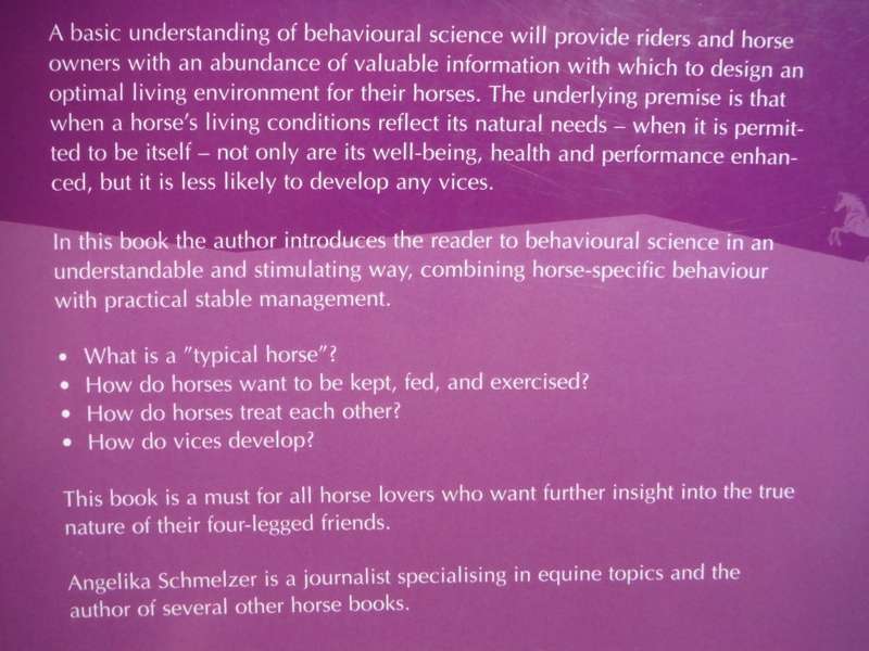 Horse Behavior Explained : Behavioural Science for Riders - Softcover - Angelika Schmelzer