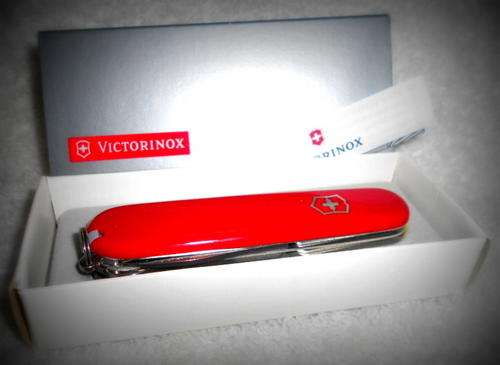 VINTAGE VICTORINOX SWISS ARMY KNIFE-NEVER BEEN USED