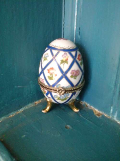 PORCELEIN FABERGE EGG
