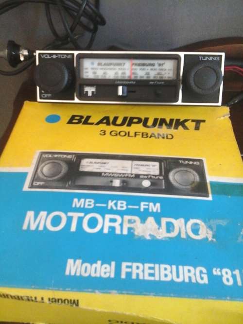 BLAUPUNK CAR RADIO WITH AERIAL  1981