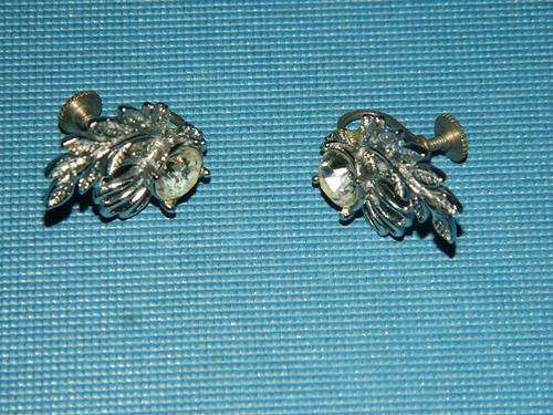 VINTAGE EARINGS!!!!!