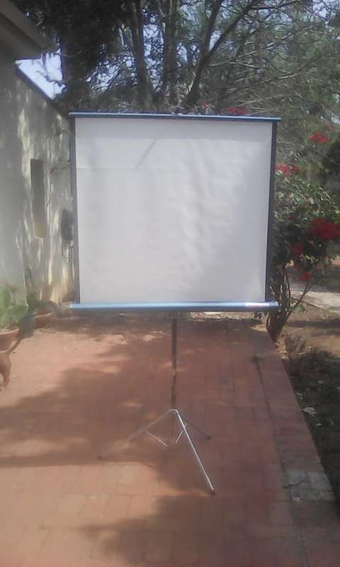 KODAK PROJECTOR SCREEN