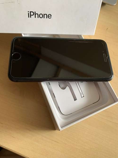 IPHONE 8 64GB PERFECT 10/10 In Box With All Accessories!! Great Buy!!!