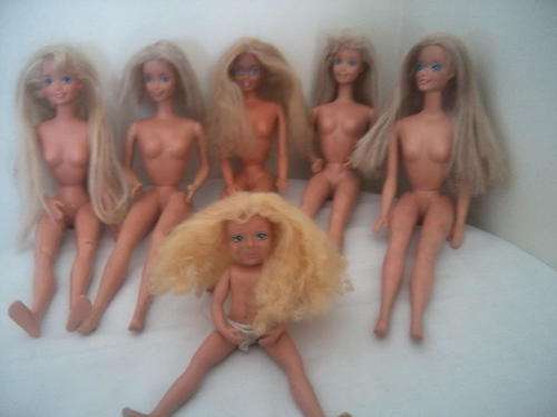 WOW!!! 5x BARBIES + 1 GREATA