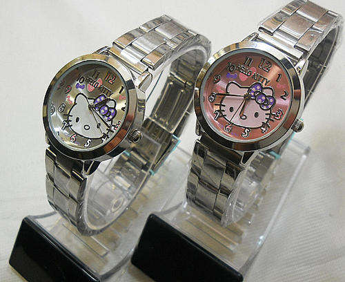 ***HELLO KITTY***STAINLESS STEEL LADIES WATCH***WHITE DIAL