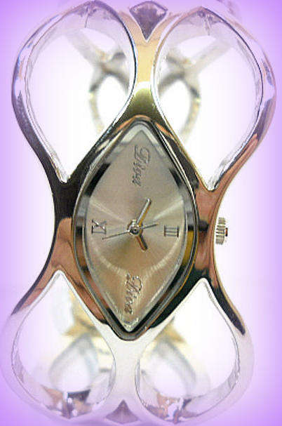 --****DIVA LADIES BANGLE WATCH*****SOMETHING DIFFERENT***