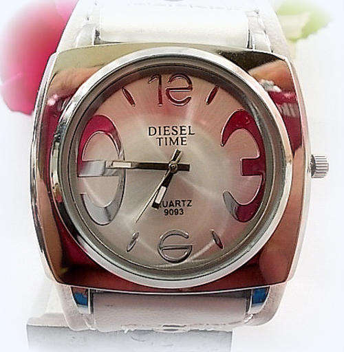 "Hot Fashion"*** Big numerals PU Leather Quartz watch**