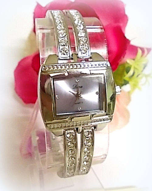 *****GEORGEOS DIAMANTE ENRICHED  BRACELET WATCHES*********
