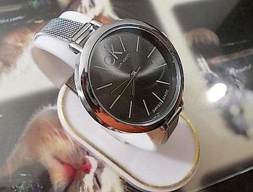 ***Ladies New -Black Fashion Quartz Watch-SS  Strap