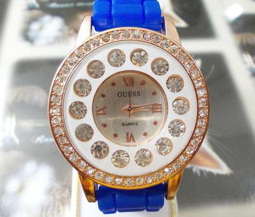 --********LADIES DIAMANTE ENRICHED   SILICONE  QUARTZ WATCH**