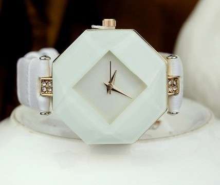 --***LADIES **Kezzi quartz watch** PURE WHITE !!